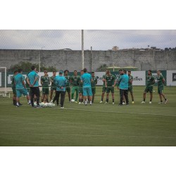 Coritiba joga no Morumbi contra o São Paulo em crise
